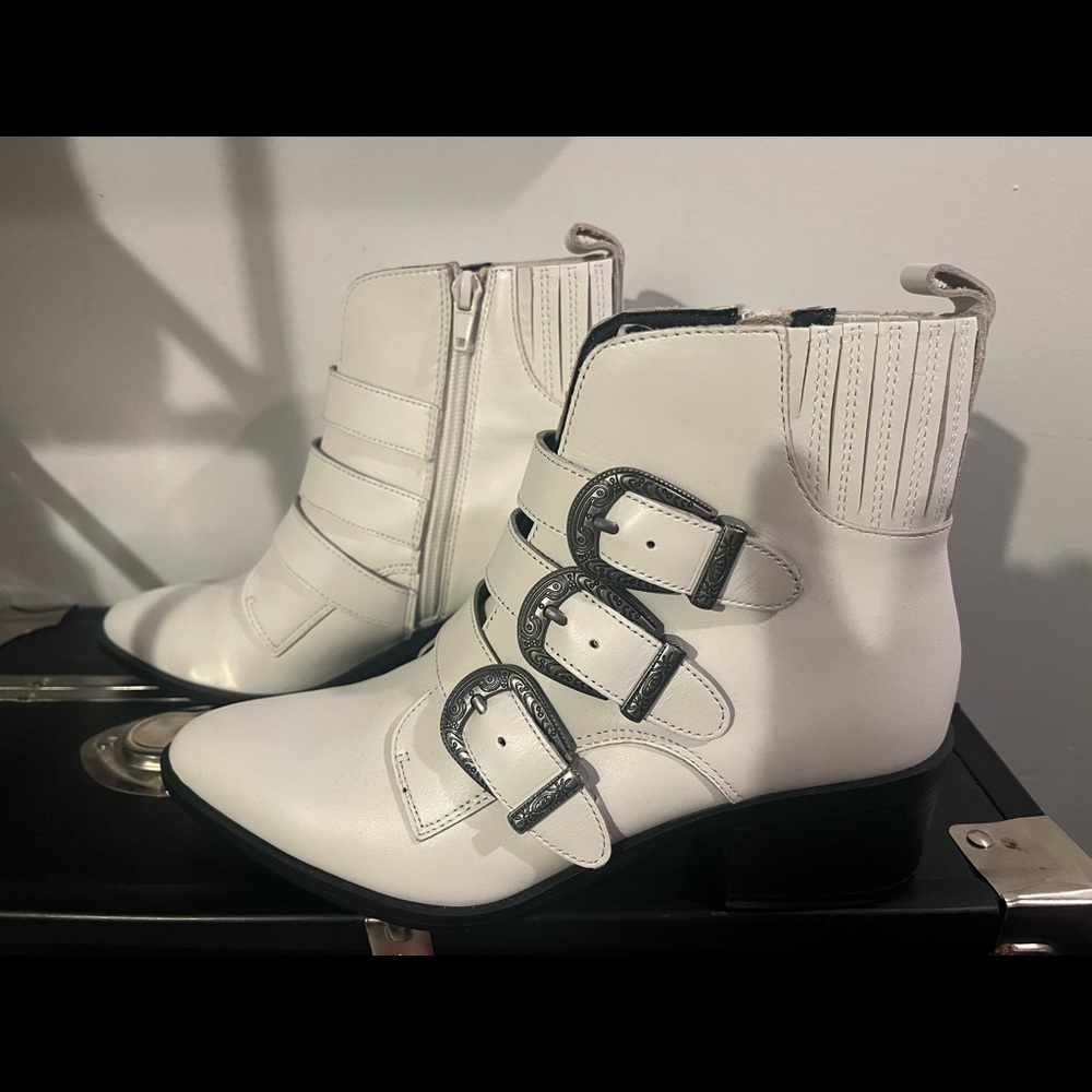 Steve Madden Boots